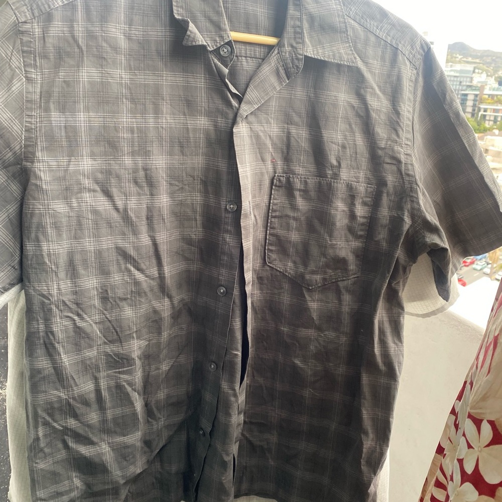 Assorted Button-Up Shirts - Picture 11 of 14